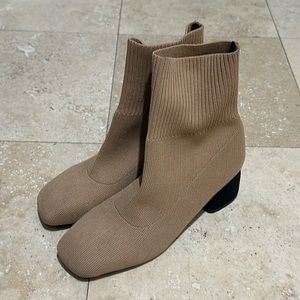 Sock ankle boot